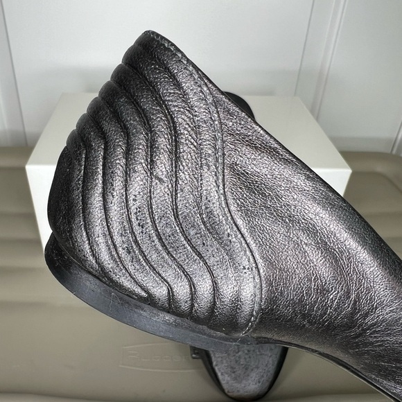 Salvatore Ferragamo Varina Ballet Flats - Picture 6 of 12